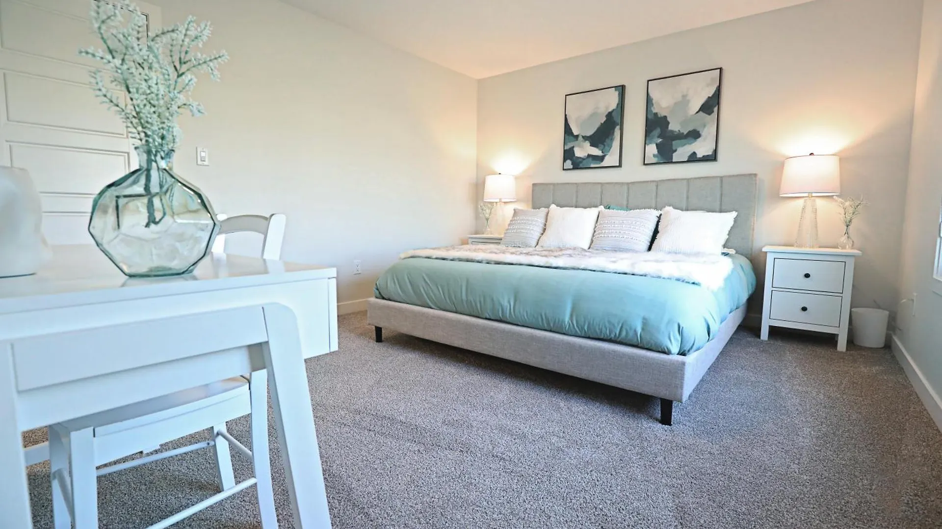 Stylish Home With Ac, 3 King Beds, Garage, Disney エドモントン 0*,  カナダ